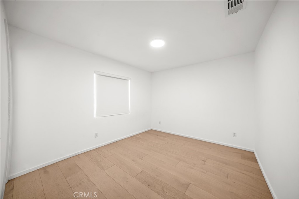 https://media.crmls.org/medias/8d32918c-1245-42f7-8e63-62f58b6bebb4.jpg?preset=X-Large