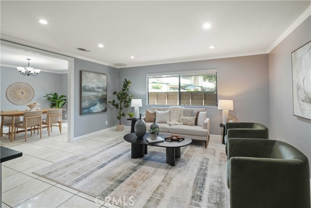 Detail Gallery Image 3 of 32 For 23542 Newhall Ave #5,  Newhall,  CA 91321 - 3 Beds | 3 Baths