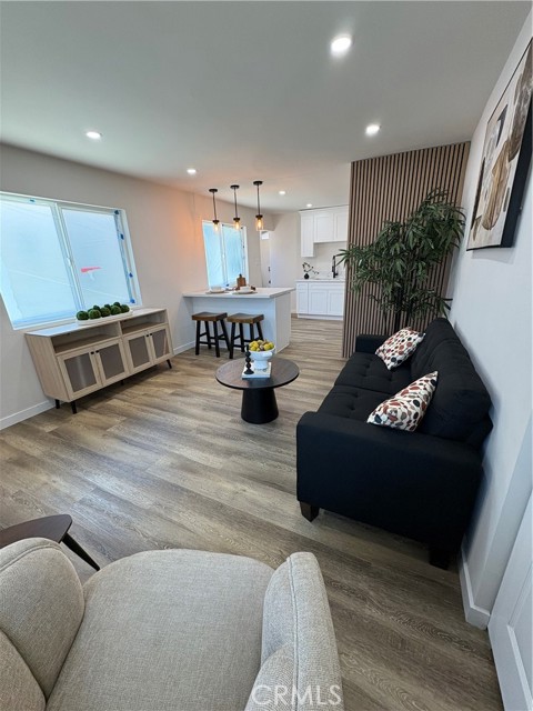 1526 W 54th Street, Los Angeles CA: https://media.crmls.org/medias/8d32dfa1-4e0b-48a7-be5b-fb3303981da1.jpg
