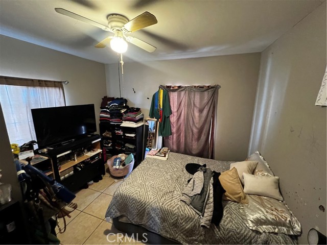 Detail Gallery Image 21 of 34 For 910 E 19th, Long Beach,  CA 90806 - 4 Beds | 3 Baths