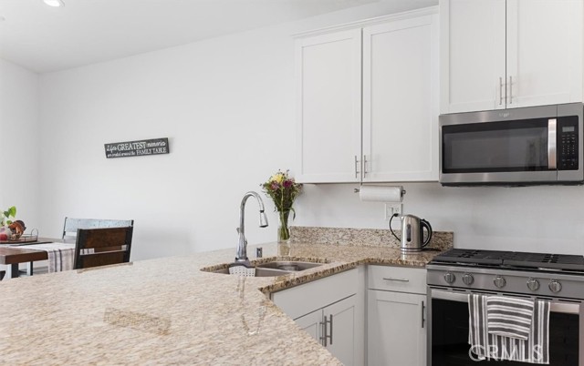 Detail Gallery Image 17 of 37 For 3822 Zamora, Bakersfield,  CA 93306 - 4 Beds | 2 Baths