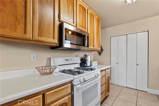 Detail Gallery Image 13 of 44 For 170 Artesia, Chico,  CA 95973 - 3 Beds | 2 Baths