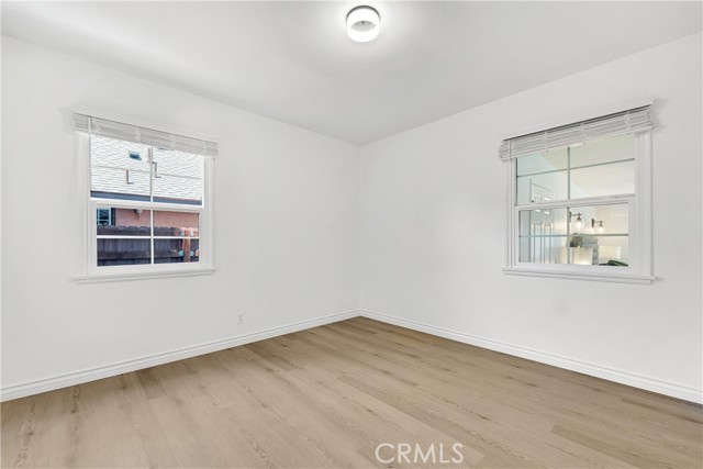 Detail Gallery Image 14 of 40 For 5550 Fallbrook Ave, Woodland Hills,  CA 91367 - 3 Beds | 2 Baths