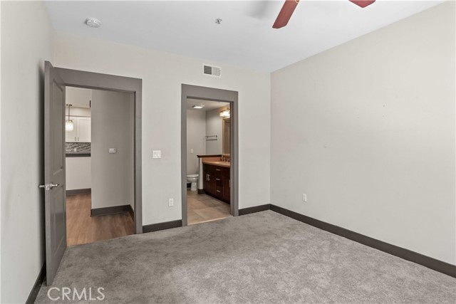 Detail Gallery Image 11 of 18 For 24595 Town Center Dr #3211,  Valencia,  CA 91355 - 2 Beds | 2 Baths
