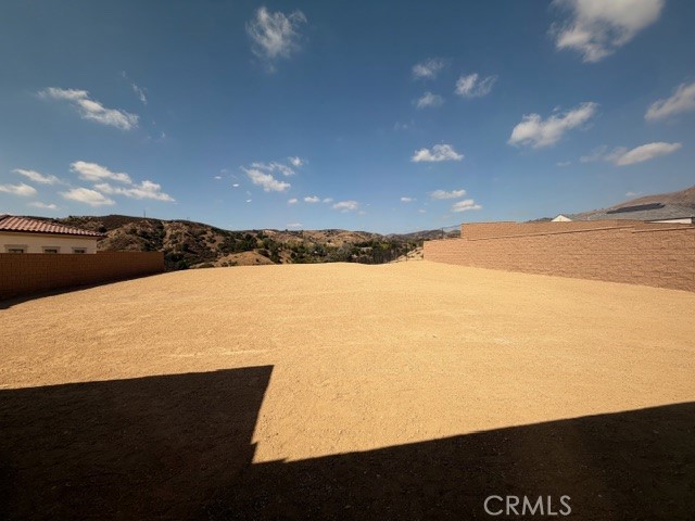 https://media.crmls.org/medias/8d35efbe-40bf-4a35-8311-0b9d6725af97.jpg?preset=X-Large