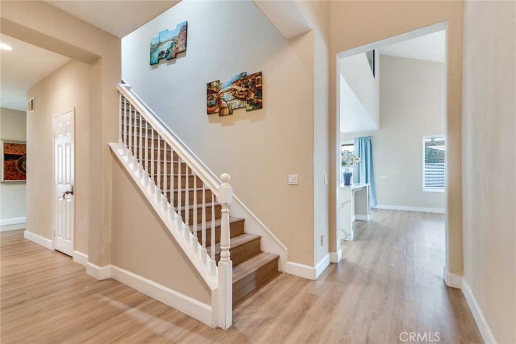 MLS #WS25187094 img 3