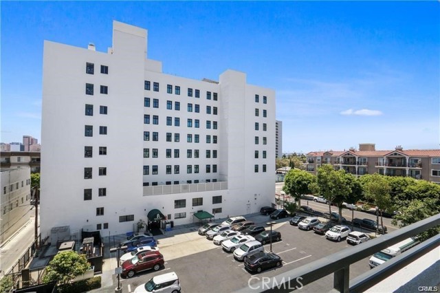 Detail Gallery Image 8 of 21 For 838 Pine Ave #402,  Long Beach,  CA 90813 - 2 Beds | 2 Baths