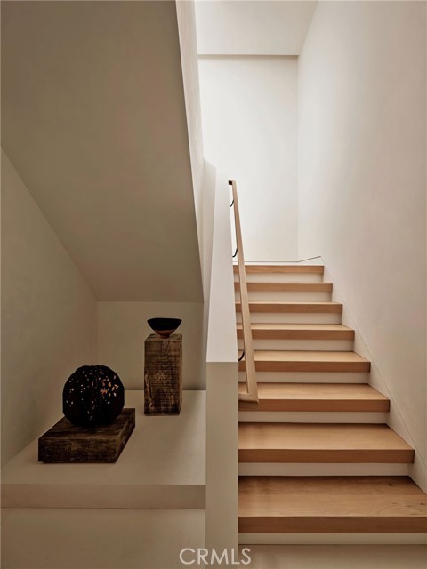 101 N Poinsettia Avenue, Manhattan Beach CA: https://media.crmls.org/medias/8d383e89-a1b9-4810-a29a-fd31a91bc463.jpg