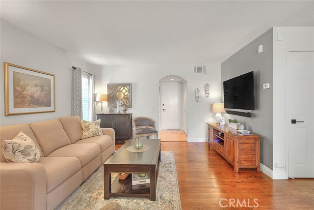 13563 Meadow Crest Drive, Chino Hills CA: https://media.crmls.org/medias/8d38985b-b517-4d81-898b-a0a7ff4989de.jpg