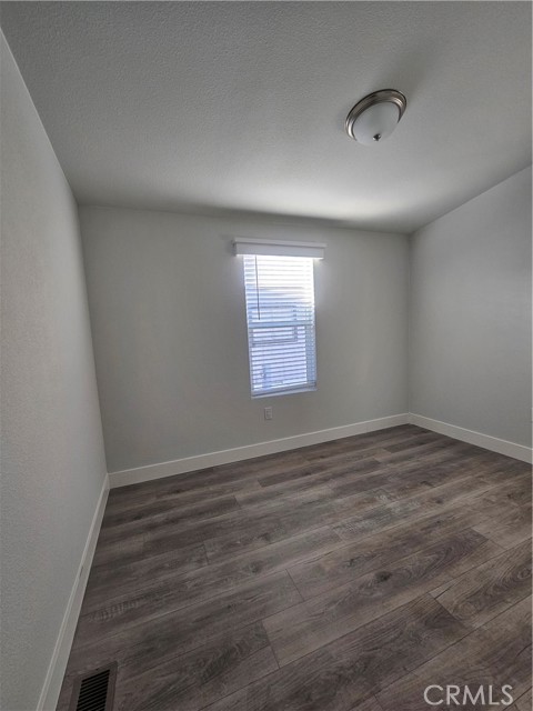 350 San Jacinto Avenue, Perris CA: https://media.crmls.org/medias/8d39abbb-d778-4a18-bc46-fca86c6b9827.jpg