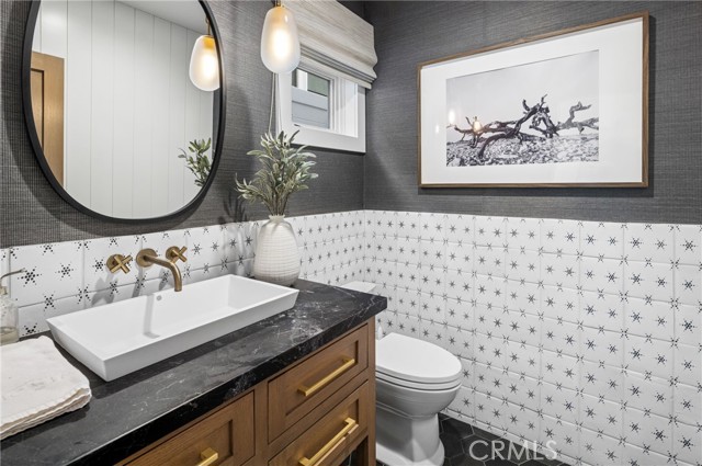 Detail Gallery Image 19 of 37 For 706 Poinsettia, Corona Del Mar,  CA 92625 - 5 Beds | 3/1 Baths