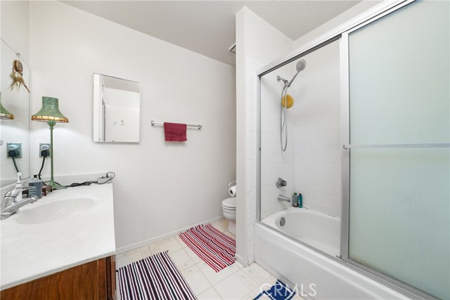 Detail Gallery Image 15 of 16 For 30 S Chapel Ave #C,  Alhambra,  CA 91801 - 3 Beds | 2/1 Baths