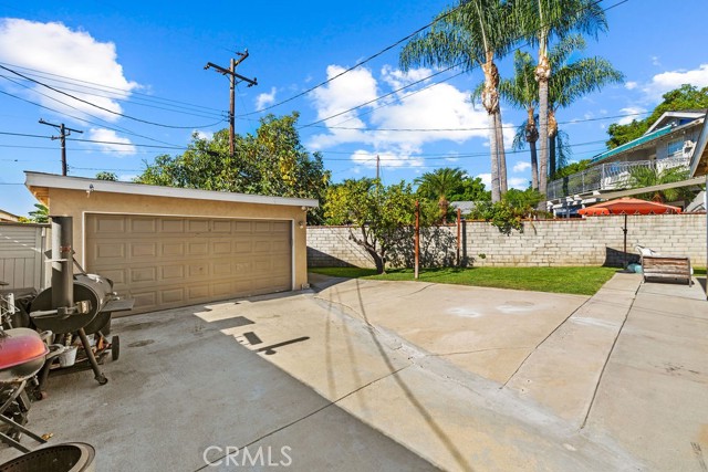 13828 La Cuarta Street photo 36