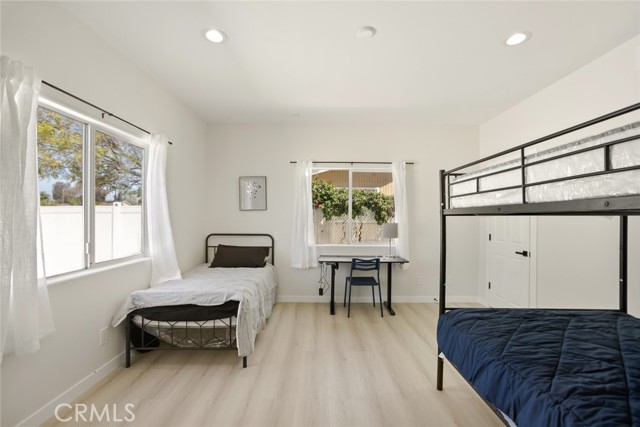 7904 Tampa Avenue, Reseda CA: https://media.crmls.org/medias/8d3a563b-bc47-4017-8661-c04f3014caec.jpg