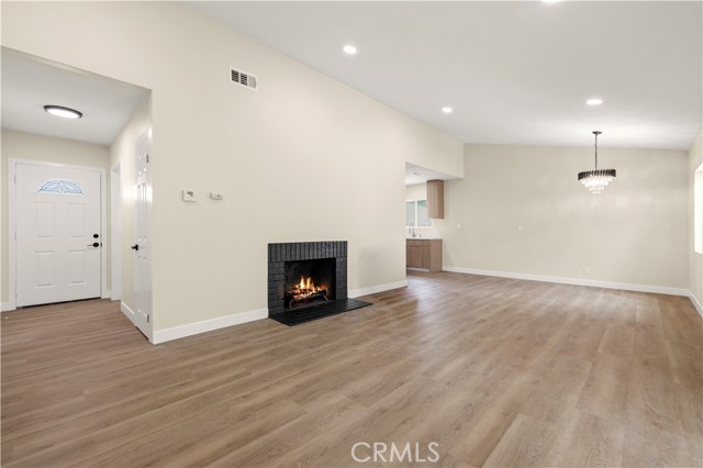 Detail Gallery Image 3 of 31 For 8028 Coldwater Canyon Ave, North Hollywood,  CA 91605 - 3 Beds | 2 Baths