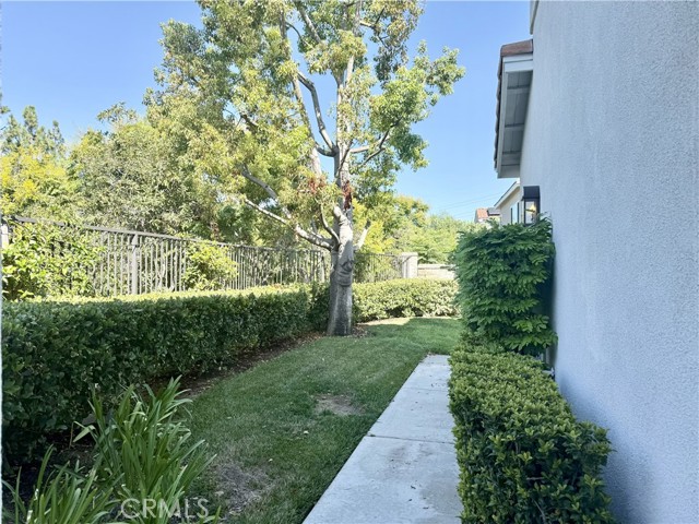 48 Hawksmoor, Aliso Viejo CA: https://media.crmls.org/medias/8d3ace06-1f94-4692-9c45-00c9b0f94c0e.jpg