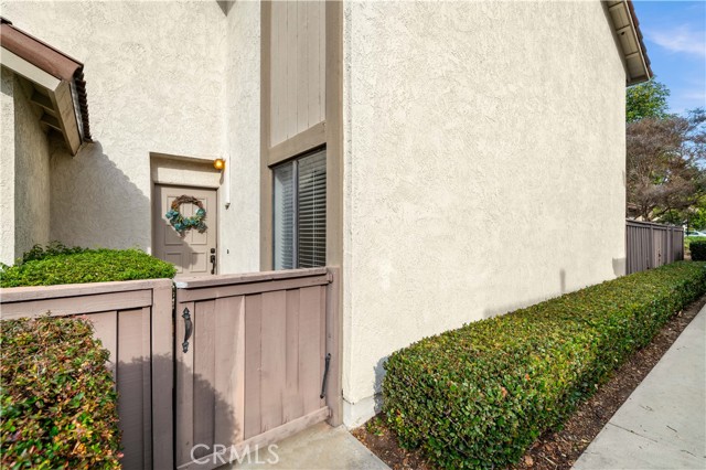 Detail Gallery Image 2 of 35 For 2667 Monterey Pl, Fullerton,  CA 92833 - 2 Beds | 2/1 Baths