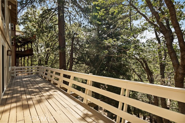 Detail Gallery Image 6 of 23 For 26495 Walnut Hills Dr, Lake Arrowhead,  CA 92391 - 3 Beds | 2 Baths