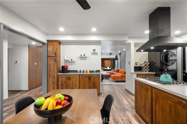 7424 W 85th Street, Los Angeles CA: https://media.crmls.org/medias/8d3ca40f-4a3b-400d-bc01-7f4ab3aa3766.jpg