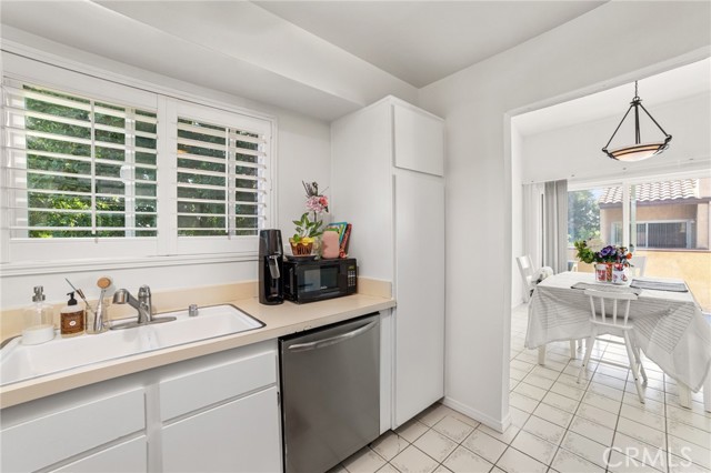 9341 Shadowood Drive, Montclair CA: https://media.crmls.org/medias/8d3cf657-dc7a-4578-b687-52dce3b94699.jpg