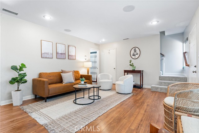Detail Gallery Image 6 of 29 For 1121 E 1st St, Tustin,  CA 92780 - 2 Beds | 1/1 Baths