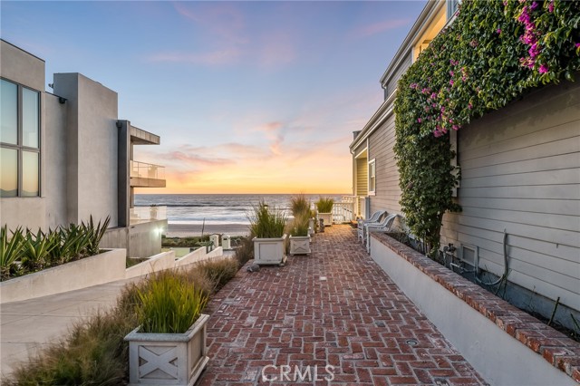 3000 The Strand, Manhattan Beach, California 90266, 3 Bedrooms Bedrooms, ,3 BathroomsBathrooms,Residential,Sold,The Strand,SB23028136