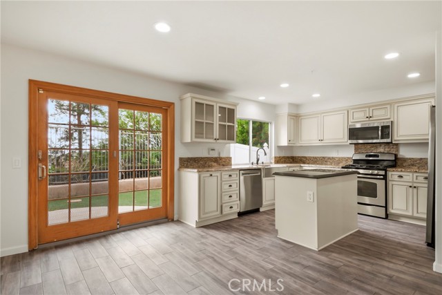 Detail Gallery Image 9 of 34 For 28 Goldmine St, Trabuco Canyon,  CA 92679 - 3 Beds | 2/1 Baths