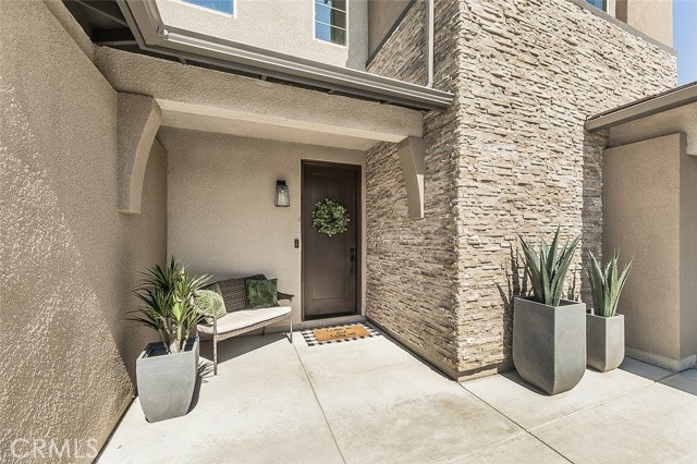 Image 4 of 75 For 877 Treasure Hills