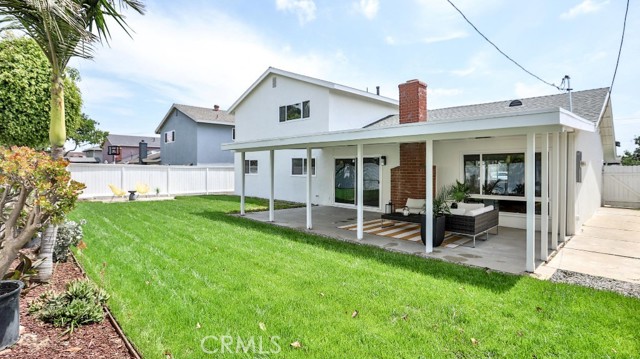 2737 Lorenzo Avenue, Costa Mesa CA: https://media.crmls.org/medias/8d3eeaa0-6eaa-45a0-b022-d1de0d8f9142.jpg