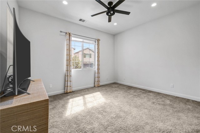 Image 19 of 46 For 5577 Heritage Oak