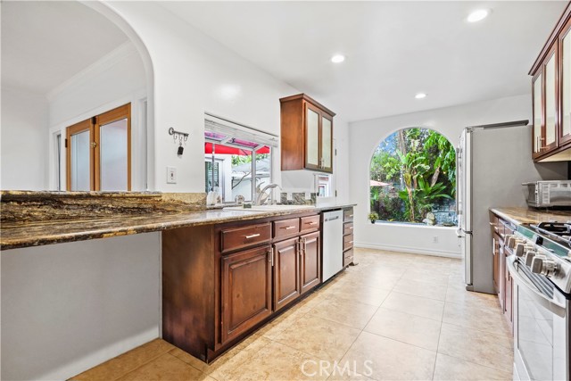 5362 Yolanda Avenue, Tarzana CA: https://media.crmls.org/medias/8d3f63a1-e6ff-42e4-8d6d-a0730a22f890.jpg