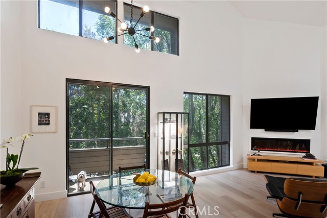Detail Gallery Image 6 of 51 For 13331 Moorpark St #315,  Sherman Oaks,  CA 91423 - 2 Beds | 2 Baths