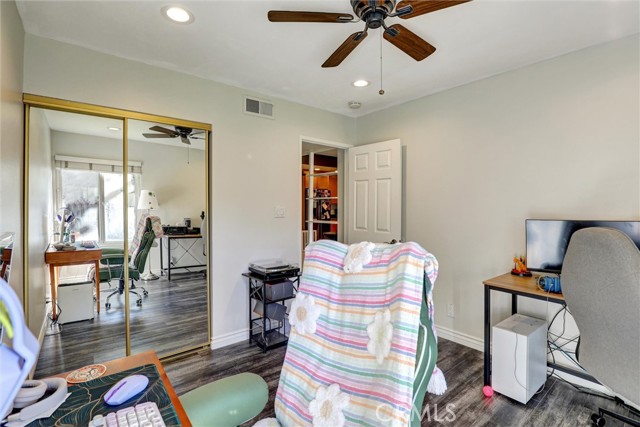 Detail Gallery Image 12 of 50 For 3723 Country Club Drive #9,  Long Beach,  CA 90807 - 3 Beds | 2 Baths