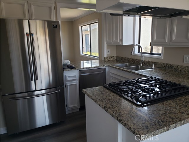 Detail Gallery Image 2 of 10 For 15505 S Budlong Pl #17,  Gardena,  CA 90247 - 2 Beds | 1 Baths