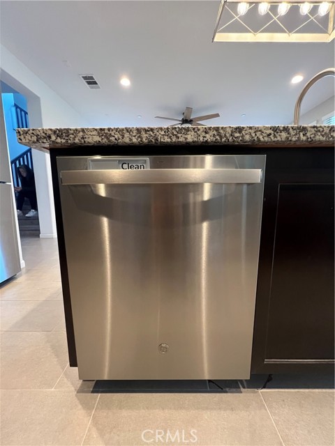 Detail Gallery Image 16 of 57 For 24464 Periwinkle, Lake Elsinore,  CA 92532 - 5 Beds | 3 Baths