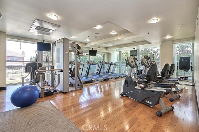 Detail Gallery Image 26 of 31 For 702 S Serrano Ave #405,  Los Angeles,  CA 90005 - 2 Beds | 2 Baths