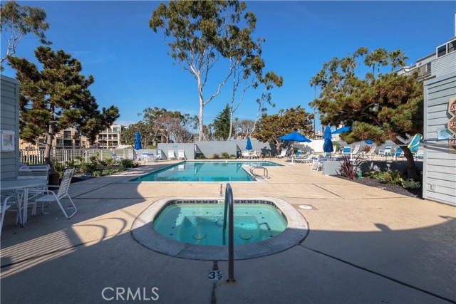 Detail Gallery Image 18 of 37 For 250 the Vlg #204,  Redondo Beach,  CA 90277 - 1 Beds | 1 Baths