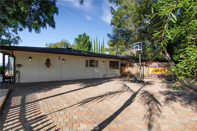 Detail Gallery Image 6 of 15 For 3701 Royal Meadow, Sherman Oaks,  CA 91403 - 4 Beds | 3 Baths