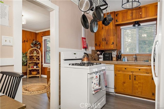 25576 Hi Lane, Twin Peaks CA: https://media.crmls.org/medias/8d424e5f-b379-47af-aa2f-7e11b078ef60.jpg