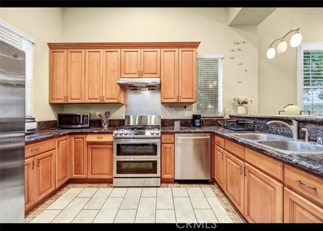 Detail Gallery Image 11 of 28 For 5517 Welland Ave Unit E,  Temple City,  CA 91780 - 3 Beds | 3 Baths