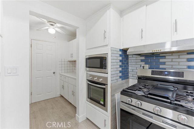 Detail Gallery Image 17 of 39 For 8443 Remmet, Canoga Park,  CA 91304 - 3 Beds | 2 Baths