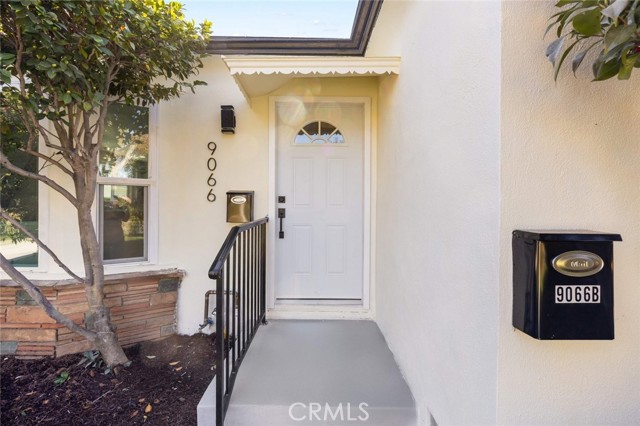 Detail Gallery Image 4 of 26 For 9066 Hermosa, Temple City,  CA 91780 - 5 Beds | 5 Baths