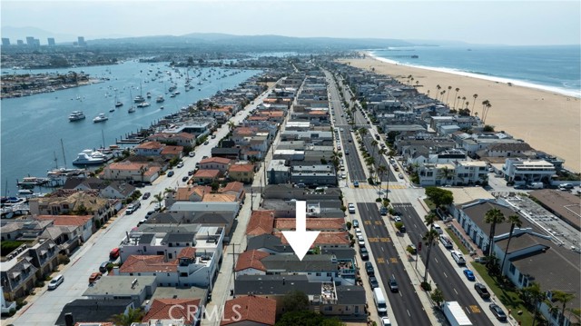 Detail Gallery Image 4 of 17 For 1324 W Balboa Bld, Newport Beach,  CA 92661 - – Beds | – Baths