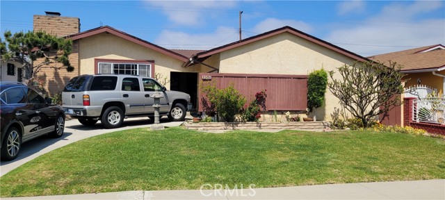 Detail Gallery Image 1 of 29 For 13521 Spinning Ave, Gardena,  CA 90249 - 3 Beds | 2 Baths
