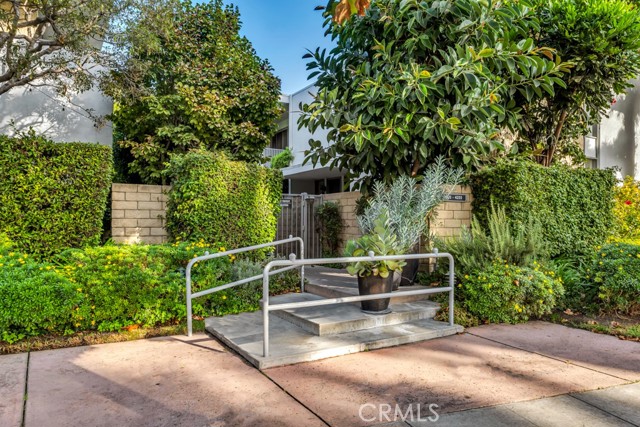 Detail Gallery Image 31 of 36 For 4221 W Sarah St #24,  Burbank,  CA 91505 - 2 Beds | 2/1 Baths