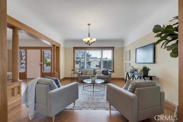 Detail Gallery Image 2 of 11 For 2913 Brighton Ave, Los Angeles,  CA 90018 - 4 Beds | 2/1 Baths