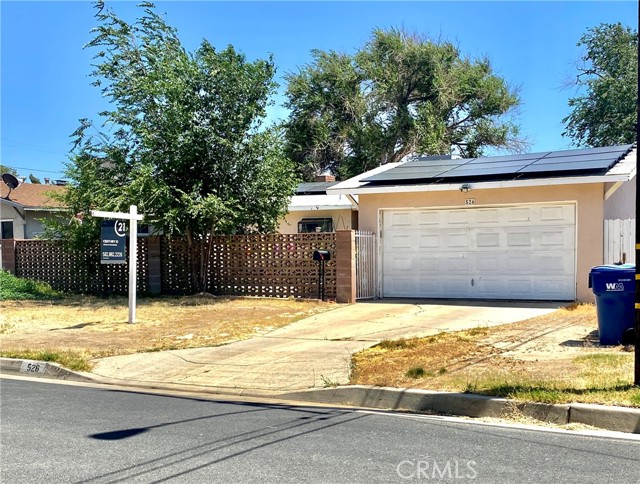 526 W Avenue J5, Lancaster CA: https://media.crmls.org/medias/8d451b52-176b-45cb-8443-775880fceeaf.jpg