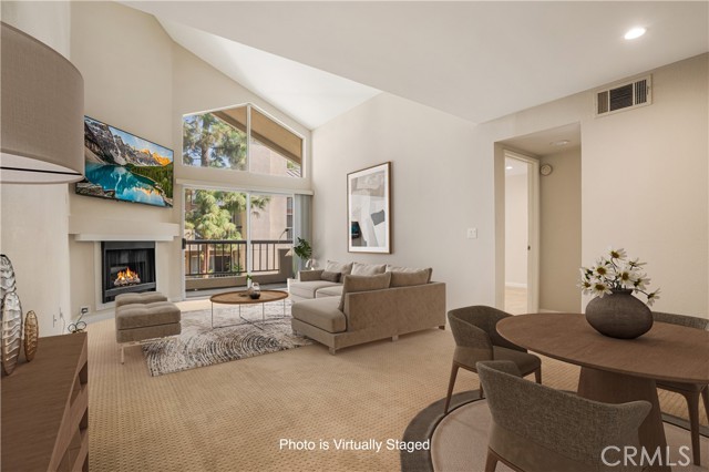 Detail Gallery Image 1 of 26 For 21550 Burbank Bld #316,  Woodland Hills,  CA 91367 - 2 Beds | 2 Baths