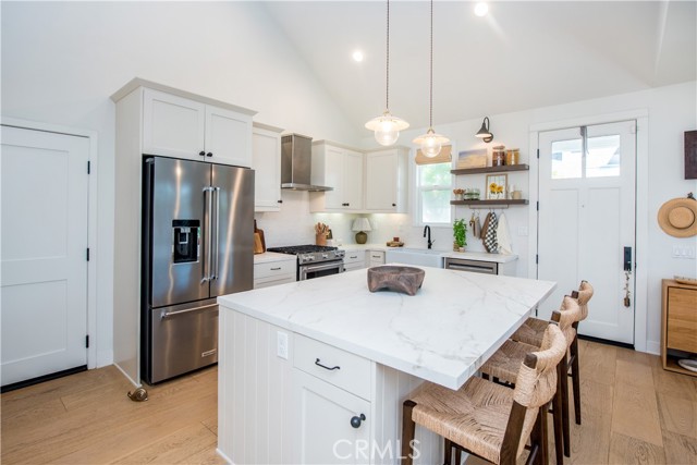 2065 Thurin Street, Costa Mesa CA: https://media.crmls.org/medias/8d463615-edbb-47b3-a1dd-925f5bd26189.jpg