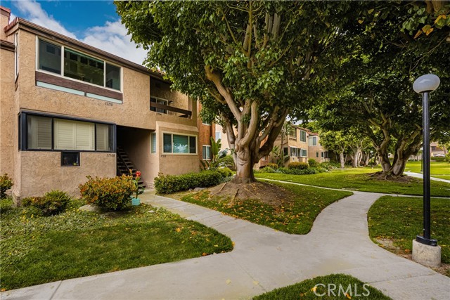 Detail Gallery Image 3 of 42 For 17110 Bluewater Ln, Huntington Beach,  CA 92649 - 1 Beds | 1/1 Baths